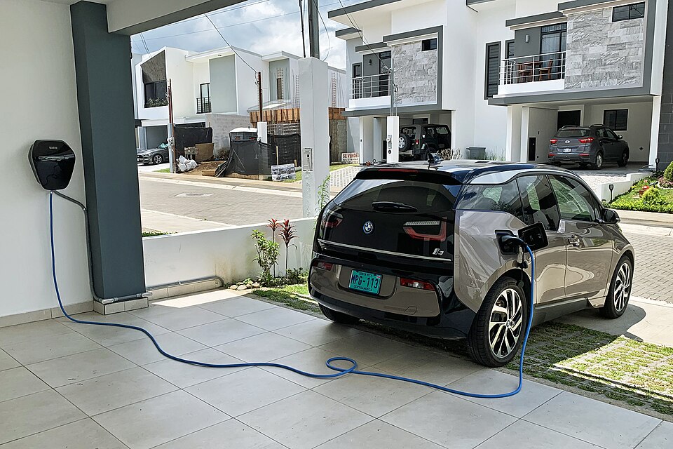 Borne de recharge 7,4 kW pour véhicule électrique